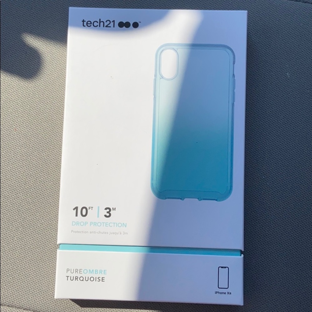 Turquoise sparkly case with drop protection
